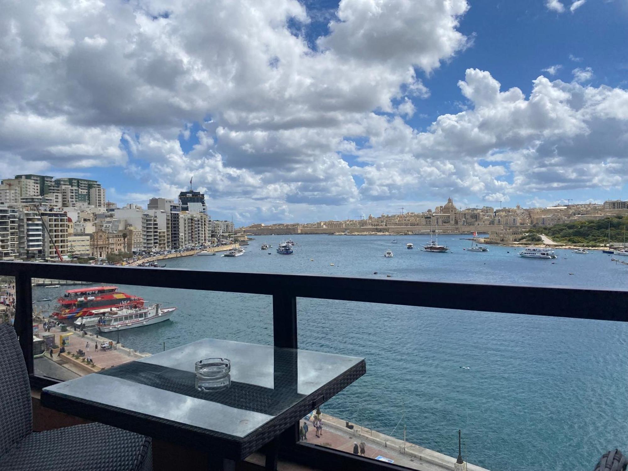 Seafront Harbour Haven - Steps To Ferry, Shops And Beaches Sliema Esterno foto