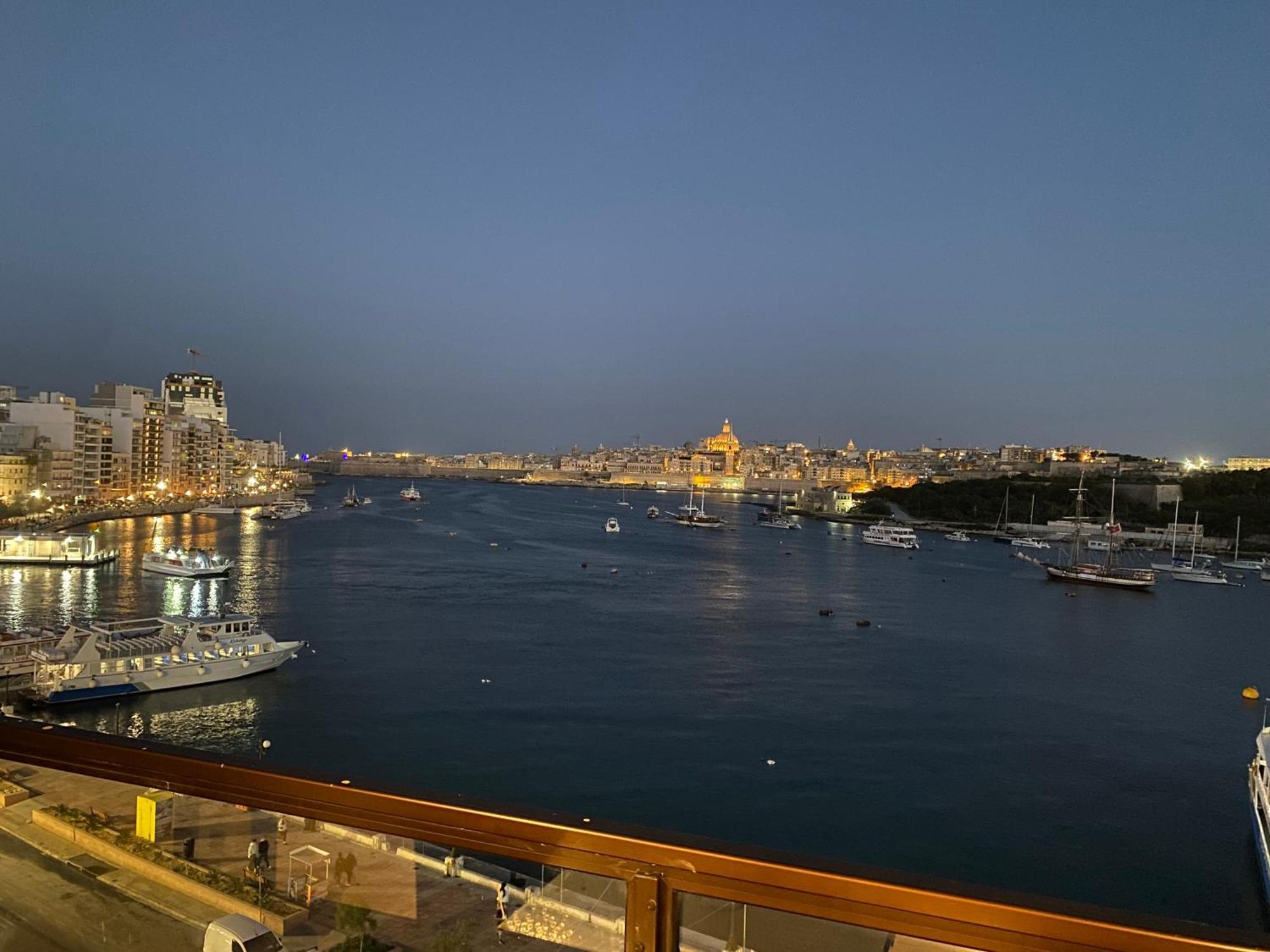 Seafront Harbour Haven - Steps To Ferry, Shops And Beaches Sliema Esterno foto