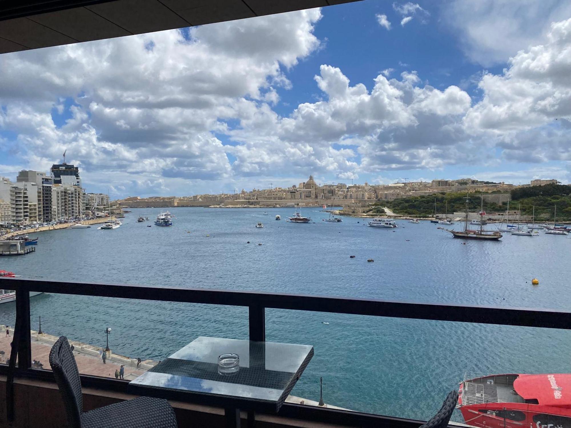 Seafront Harbour Haven - Steps To Ferry, Shops And Beaches Sliema Esterno foto